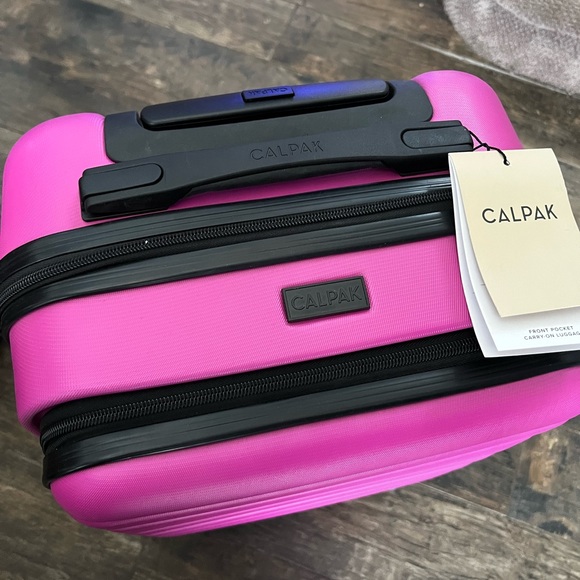 Calpak Front Pocket Carry On Luggage - Voyagr Collection - BRAND NEW - Picture 4 of 10